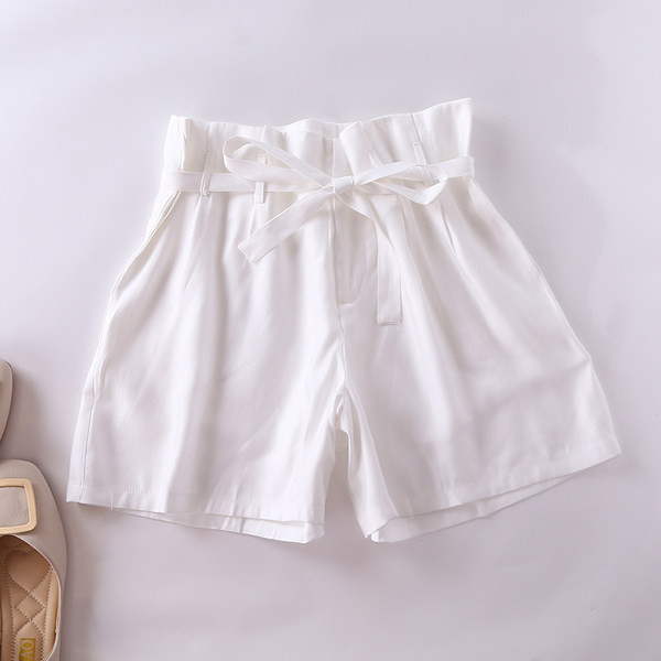 Sieviešu šorti ar augstu vidukli un jostu