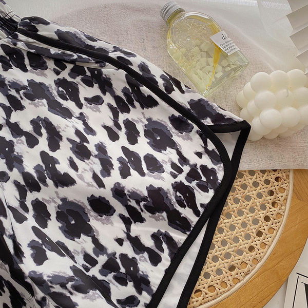 Къси панталони широк модел с ластична талия