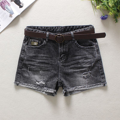 Дамски модерни къси дънкови панталони със скъсани мотиви