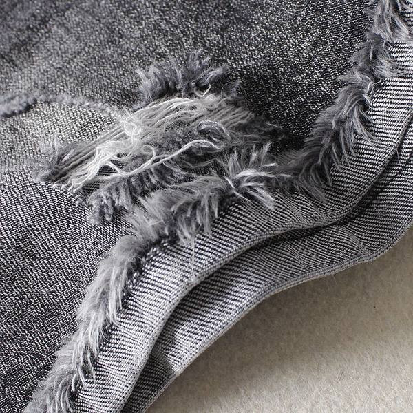 Дамски модерни къси дънкови панталони със скъсани мотиви