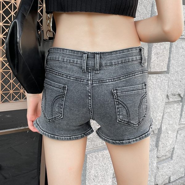 Ikdienas sieviešu šorti vienkāršs modelis