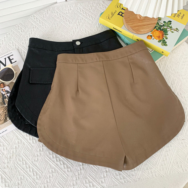 Ležerne kratke hlače visokog struka od umjetne kože