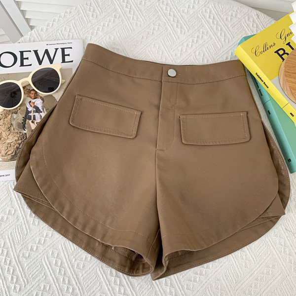 Ležerne kratke hlače visokog struka od umjetne kože