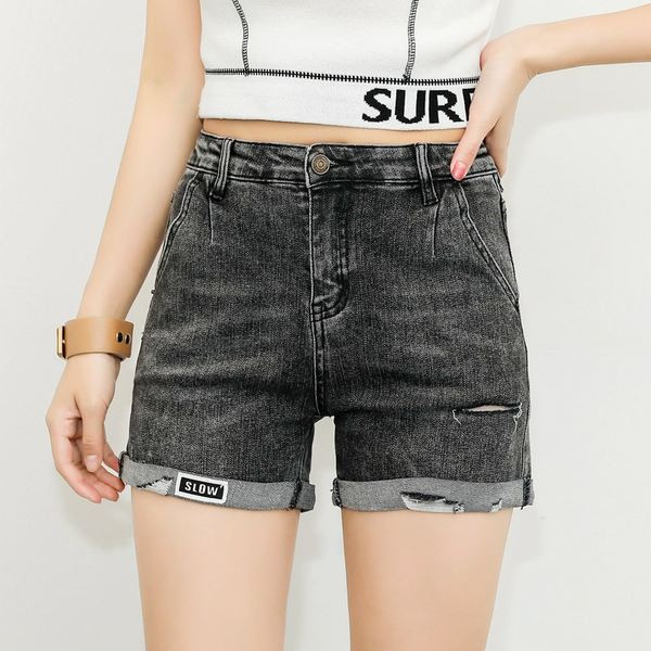 Pantaloni scurti eleganti de dama cu talie inalta