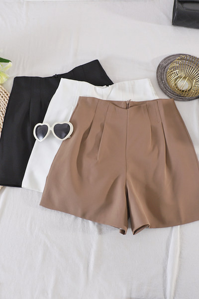 Sieviešu šorti ar augstu vidukli un rāvējslēdzēju trīs krāsās