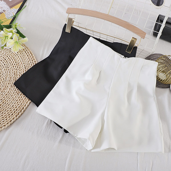 Sieviešu šorti ar augstu vidukli un rāvējslēdzēju trīs krāsās