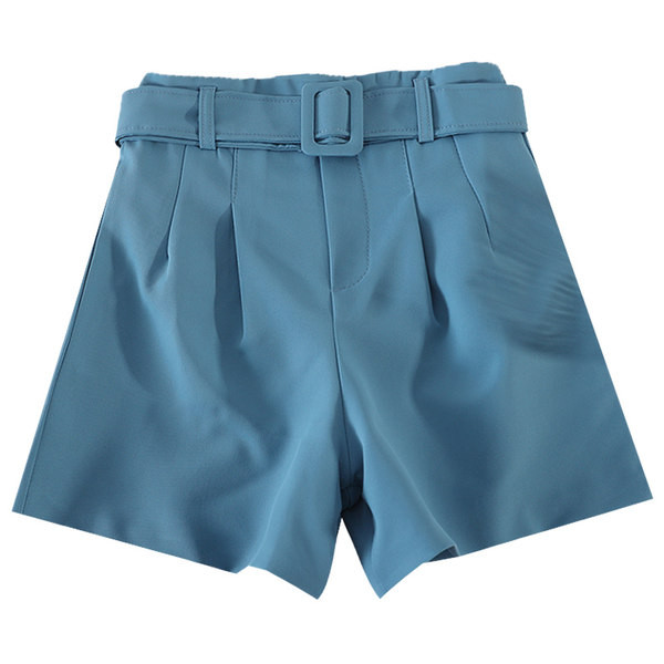 Jauns sieviešu šortu modelis ar jostiņu četrās krāsās