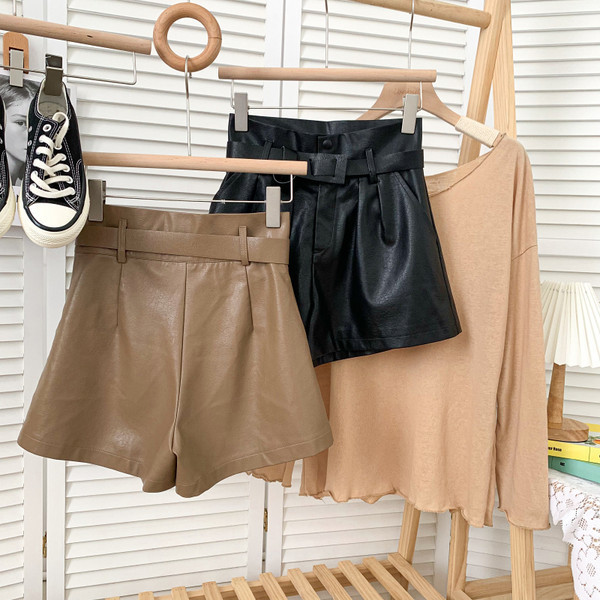 Modes šorti no eko ādas ar augstu vidukli