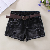 Pantaloni scurti de dama din denim cu motive rupte