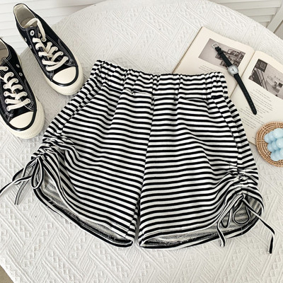 Pantaloni scurți casual de damă în dungi, cu cravate