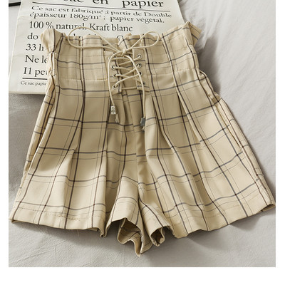 Jauns sieviešu šortu un kaklasaišu modelis ar augstu vidukli