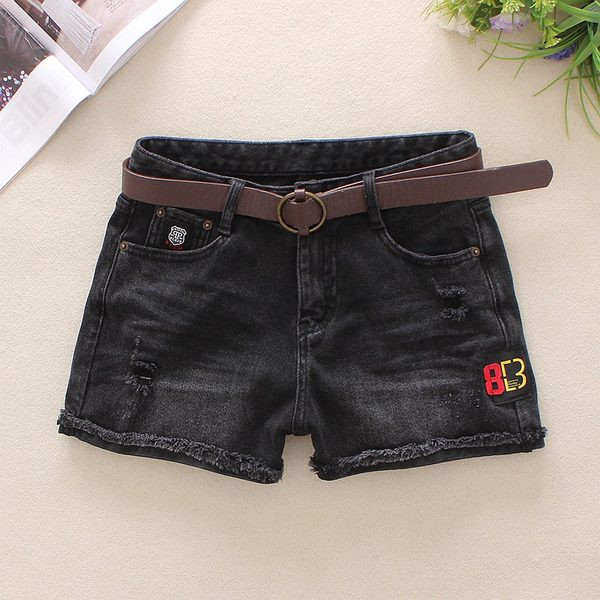 Pantaloni scurti moderni de dama model uni cu broderie