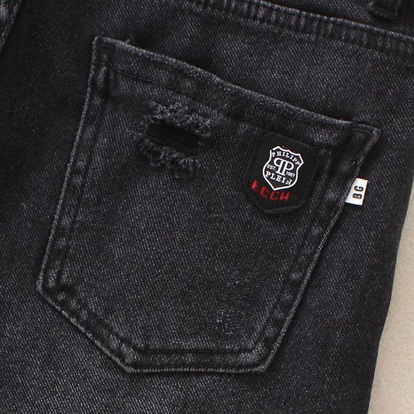 Pantaloni scurti moderni de dama model uni cu broderie