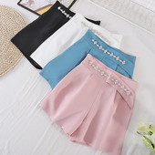 Pantaloni scurți de damă cu talie înaltă și decor