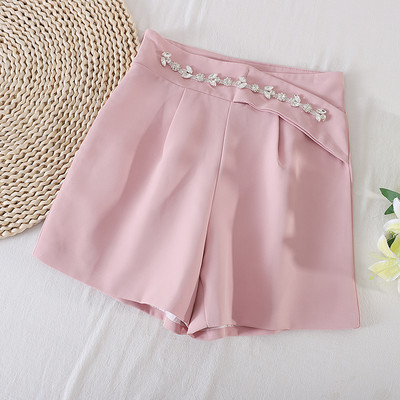 Pantaloni scurți de damă cu talie înaltă și decor