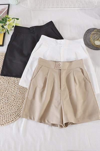 Къси дамски панталони в три цвята с копчета