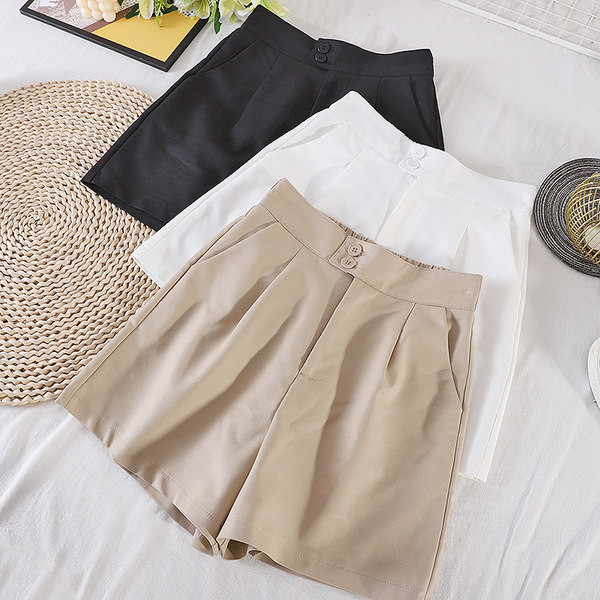 Къси дамски панталони в три цвята с копчета