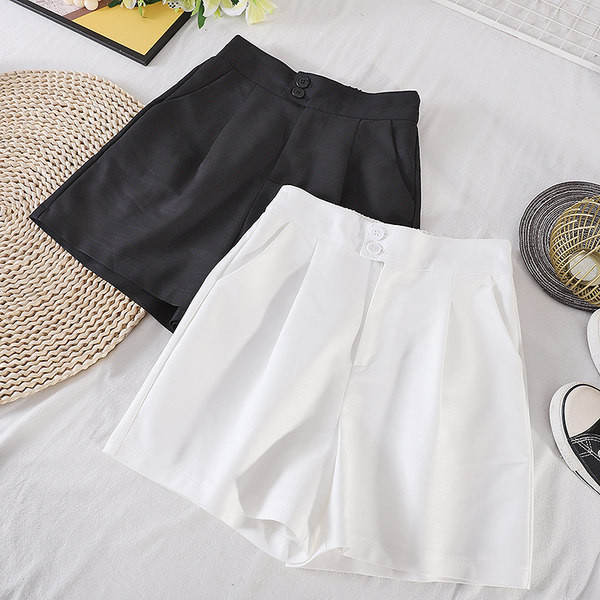 Къси дамски панталони в три цвята с копчета