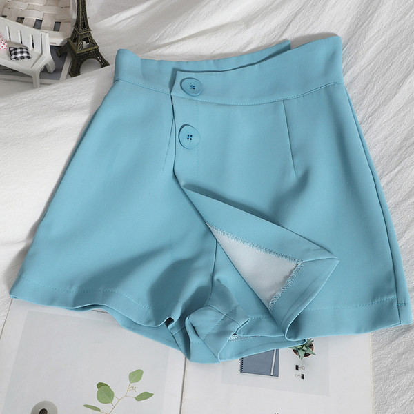 Sieviešu moderni šorti ar augstu vidukli un pogām