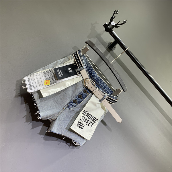 Jauns džinsa šortu modelis ar pogām