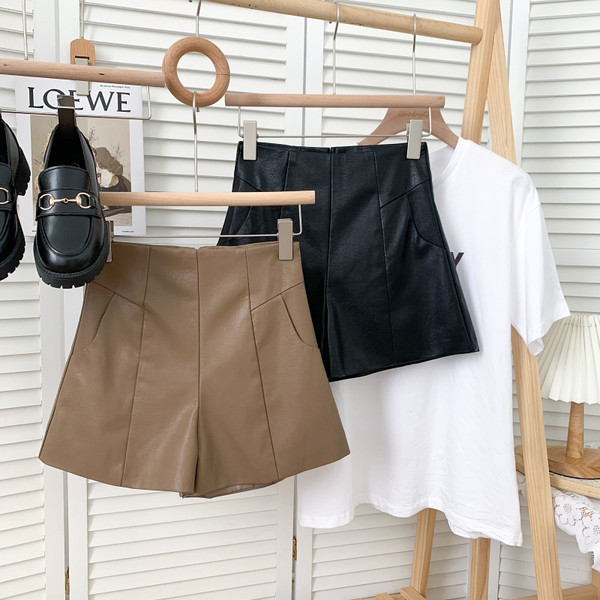 Pantaloni scurți din piele la modă cu talie înaltă