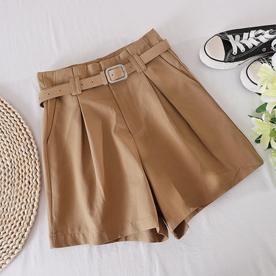 Pantaloni scurti dama - model larg cu buzunare