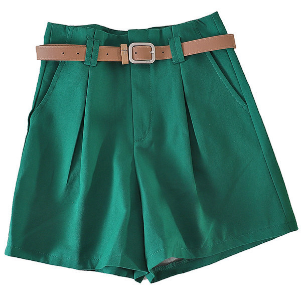 Pantaloni scurti dama - model larg cu buzunare