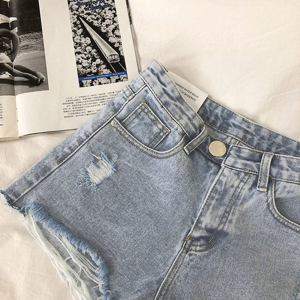 Blugi scurți actuali cu buzunare