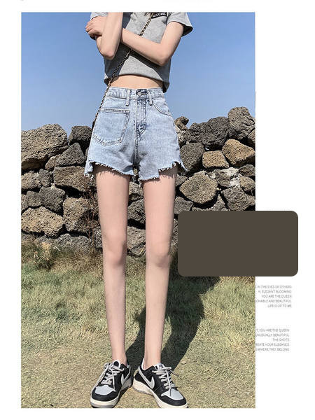 Pantaloni scurți din denim de damă model montat