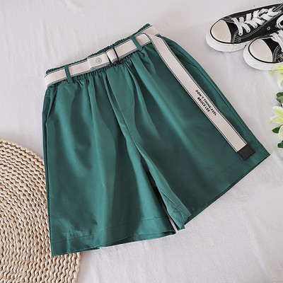 Jauns sieviešu šortu modelis ar jostu un augstu vidukli