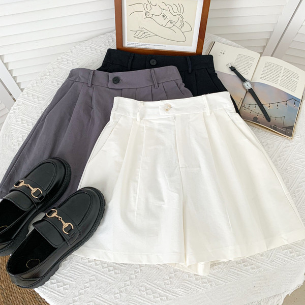 Model larg de pantaloni scurti de dama cu talie inalta in mai multe culori