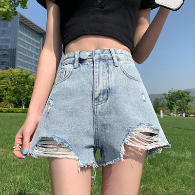 Pantaloni scurți de damă cu motive rupte și talie înaltă