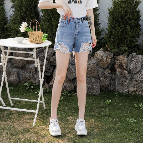 Moderni sieviešu šorti ar saplēstiem motīviem un augstu vidukli