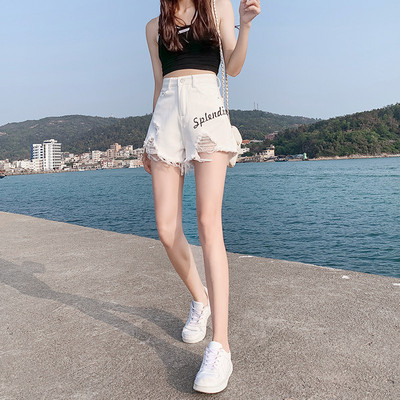 Pantaloni scurți de damă din denim cu inscripție