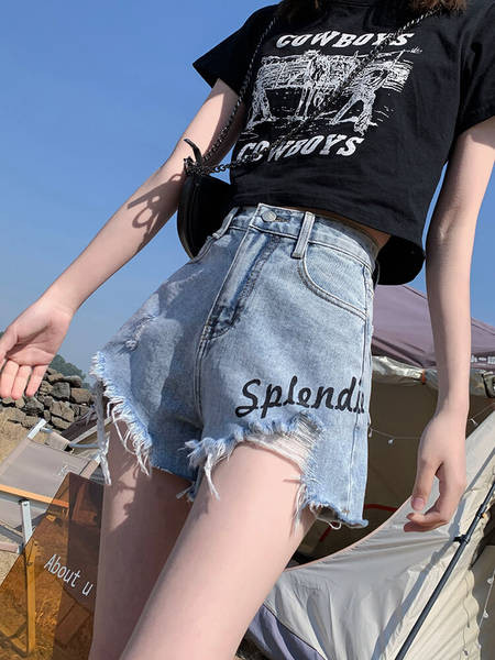 Pantaloni scurți de damă din denim cu inscripție