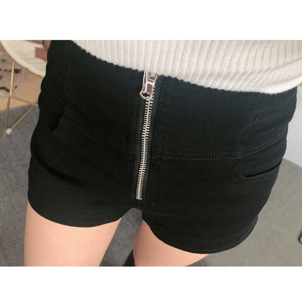 Aktuālie sieviešu šorti ar augstu vidukli un rāvējslēdzēju
