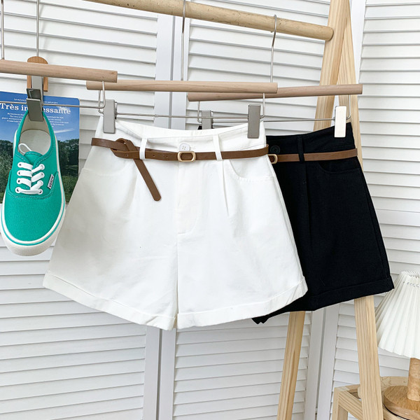 Sieviešu šorti ar kabatām - vairākās krāsās