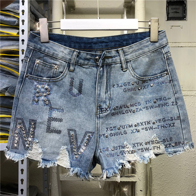 Mūsdienīgi sieviešu šorti ar izšuvumiem un dekoratīviem akmeņiem