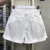 Pantaloni scurti eleganti de dama cu talie inalta si pietre decorative