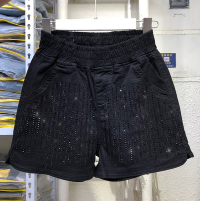 Pantaloni scurti eleganti de dama cu talie inalta si pietre decorative