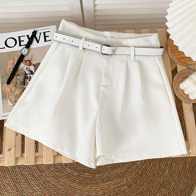 Jauns sieviešu šortu modelis - ar jostiņu un augstu vidukli