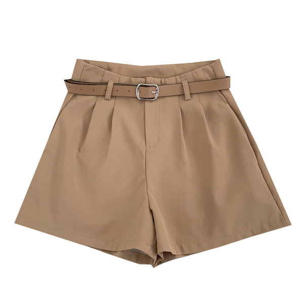 Jauns sieviešu šortu modelis - ar jostiņu un augstu vidukli