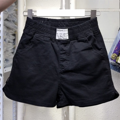 Sieviešu šortu ikdienas modelis