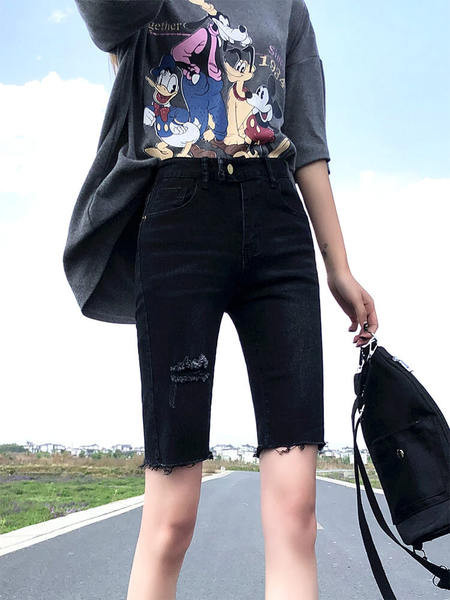 Sieviešu šorti ar saplēstiem motīviem un kabatām