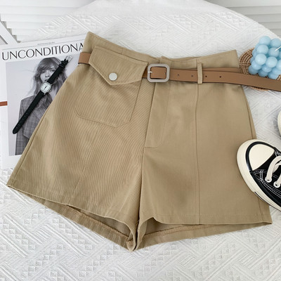 Model nou de pantaloni scurti de dama cu buzunar si curea