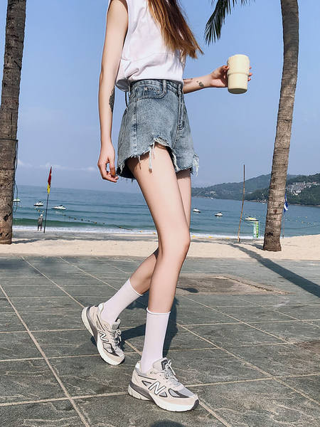 Дамски къси дънкови панталони с висока талия втален модел