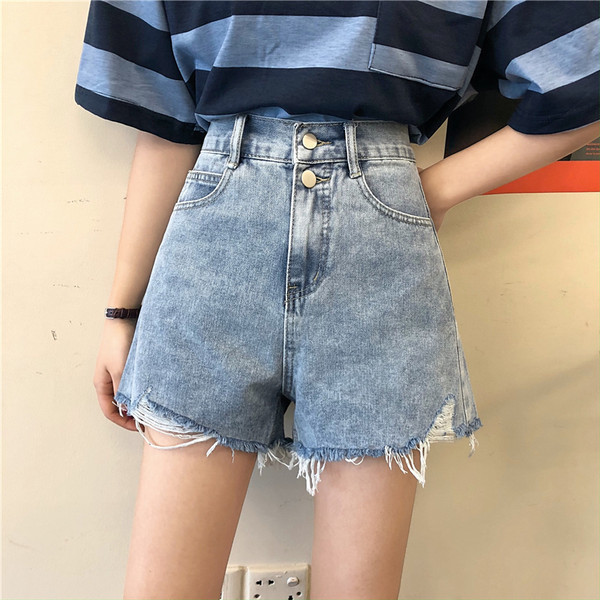 Pašreizējie īsie džinsi ar pogām un kabatām