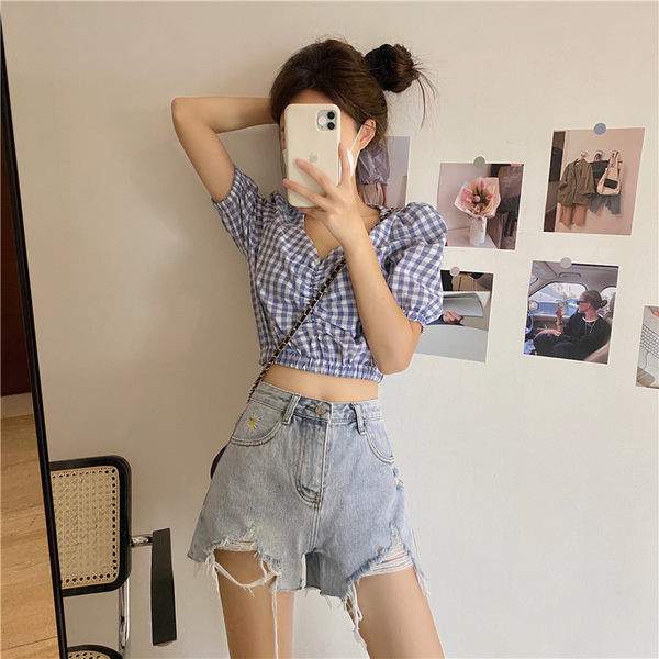 Model nou de blugi scurti cu broderie