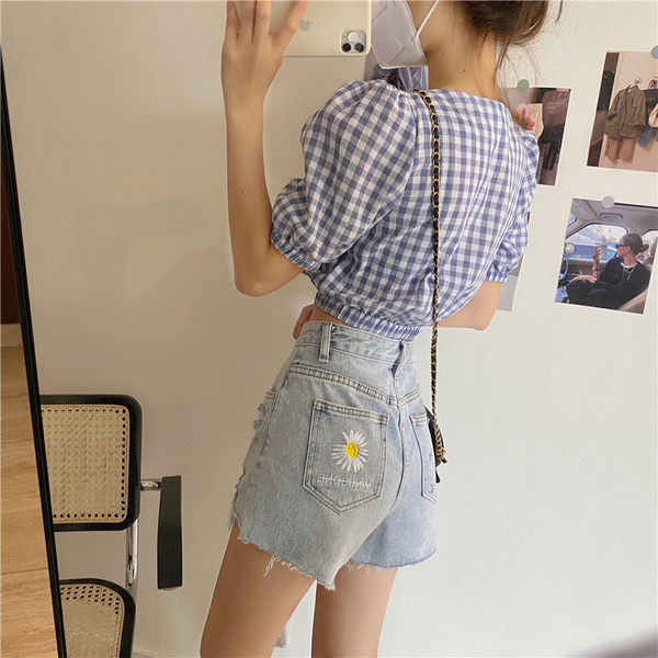 Model nou de blugi scurti cu broderie