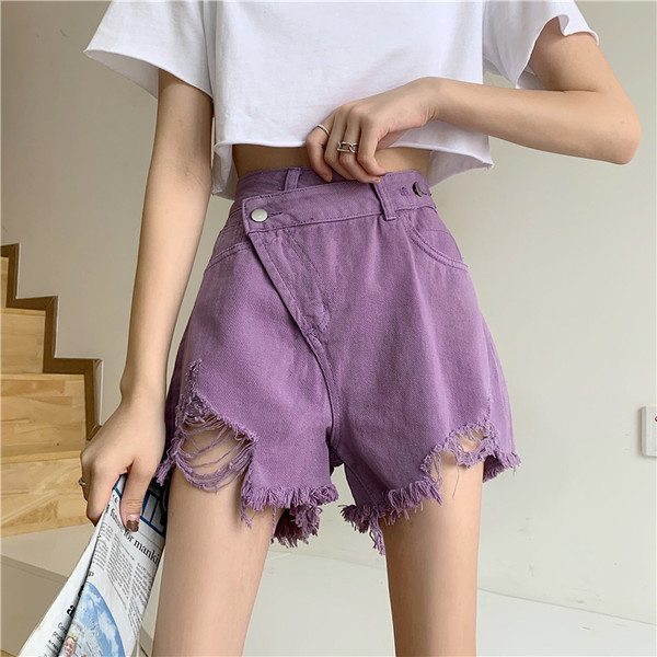 Blugi moderni scurti cu nasture si motive rupte